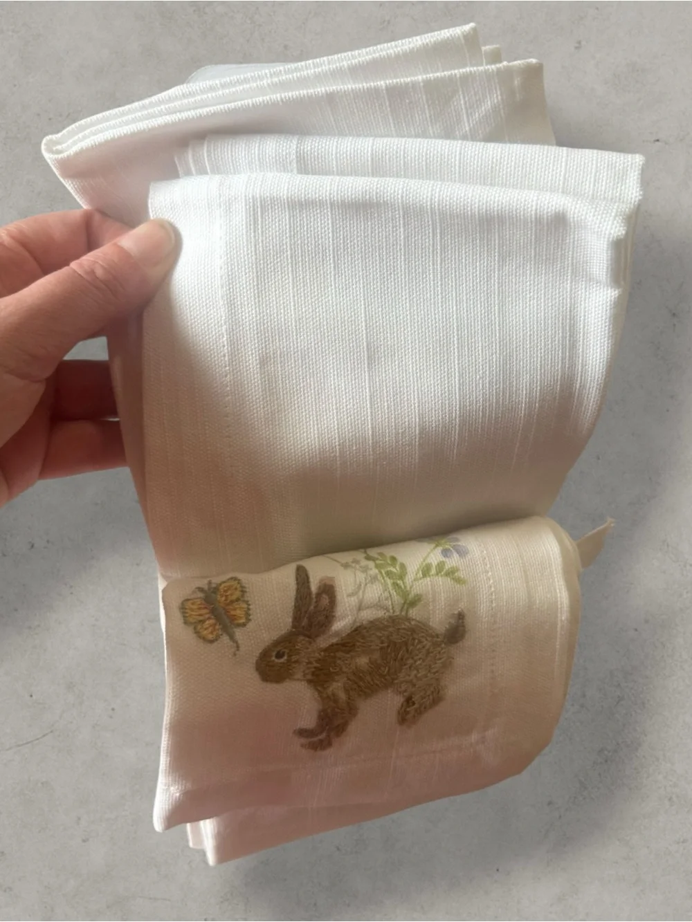 NWT pottery barn Bunny Embroidered Cotton Napkins - Set of 4